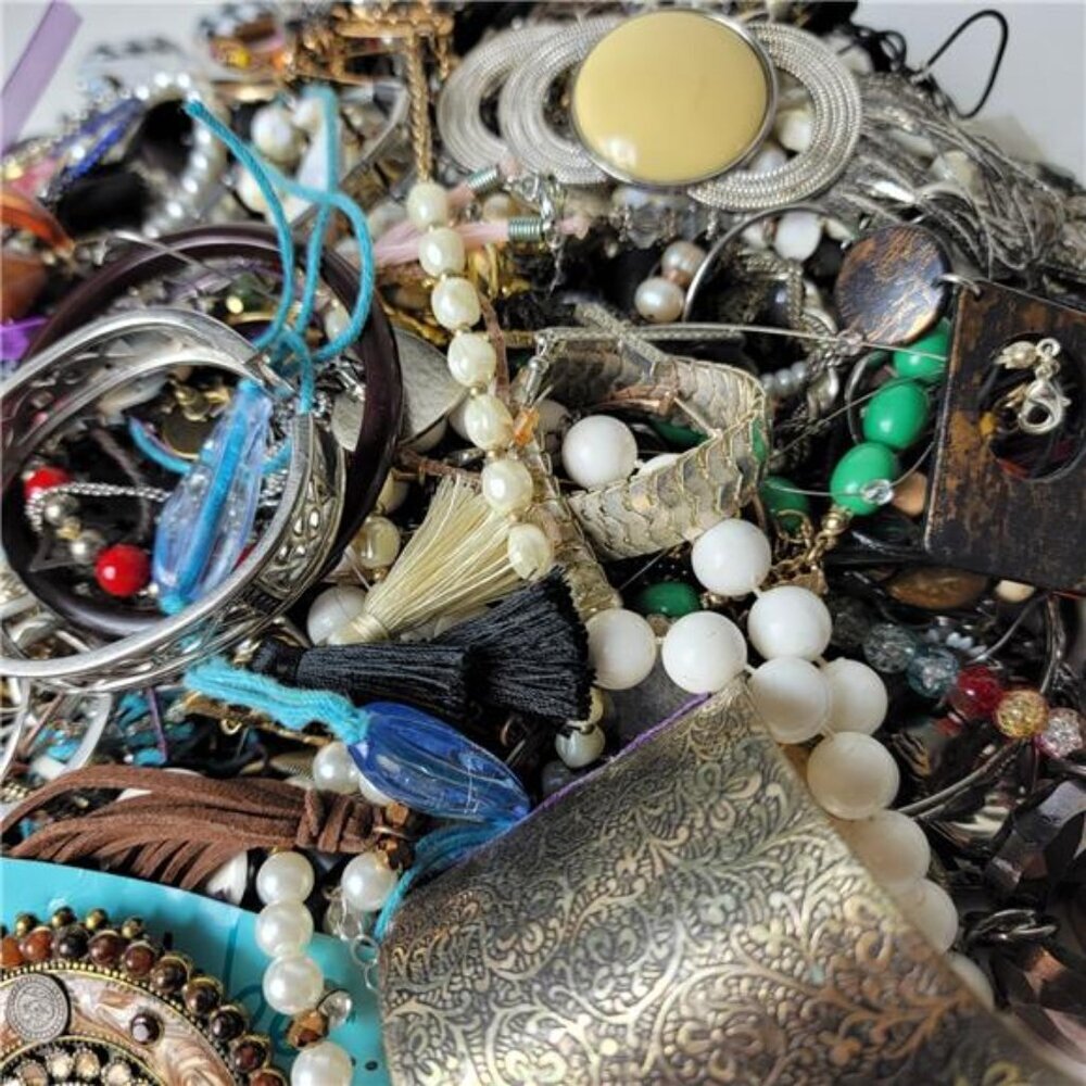 Huge Estate Junk Drawer Lot 3LB+ – Vtg/Mod Costume Rhinestones Gold Silver Tone - Picture 2 of 12